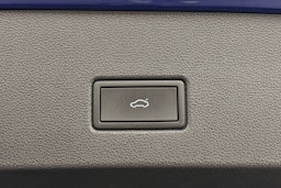 sininen Volkswagen T-Roc 2024 kuva 25.