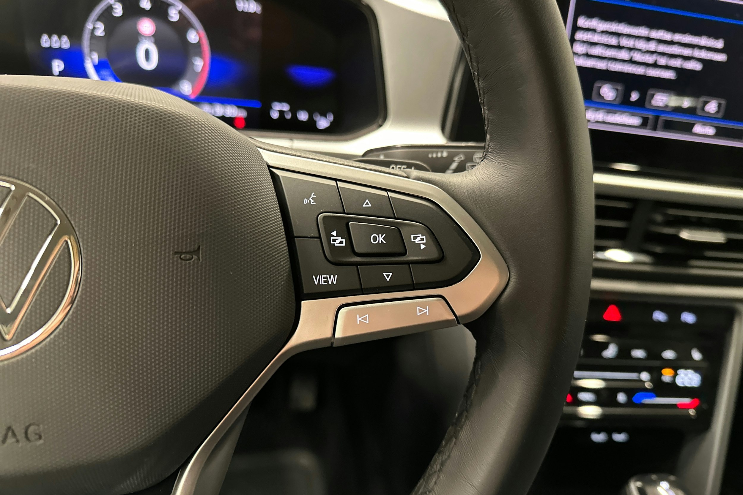 harmaa Volkswagen T-Roc 2025 kuva 15.