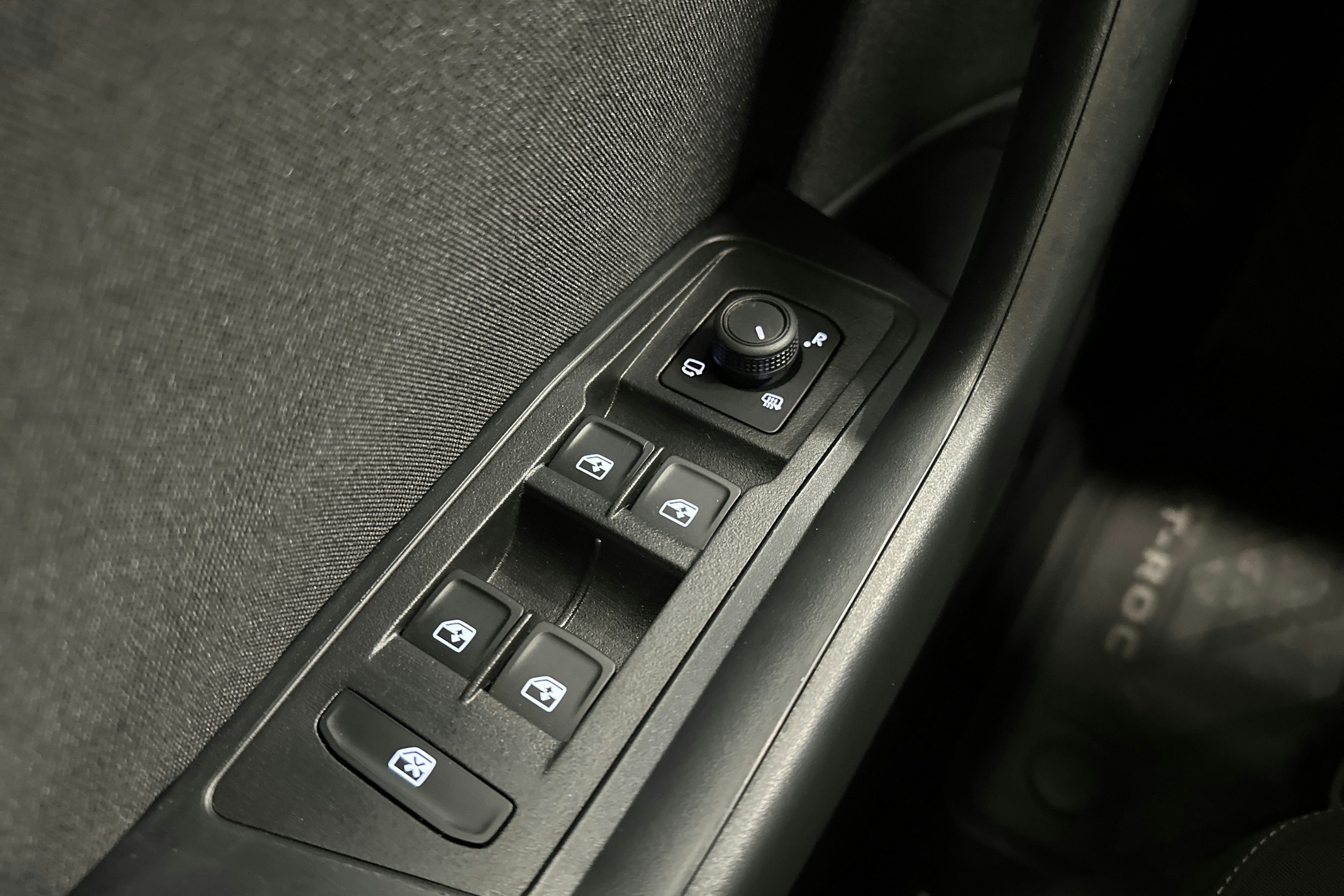 harmaa Volkswagen T-Roc 2025 kuva 18.