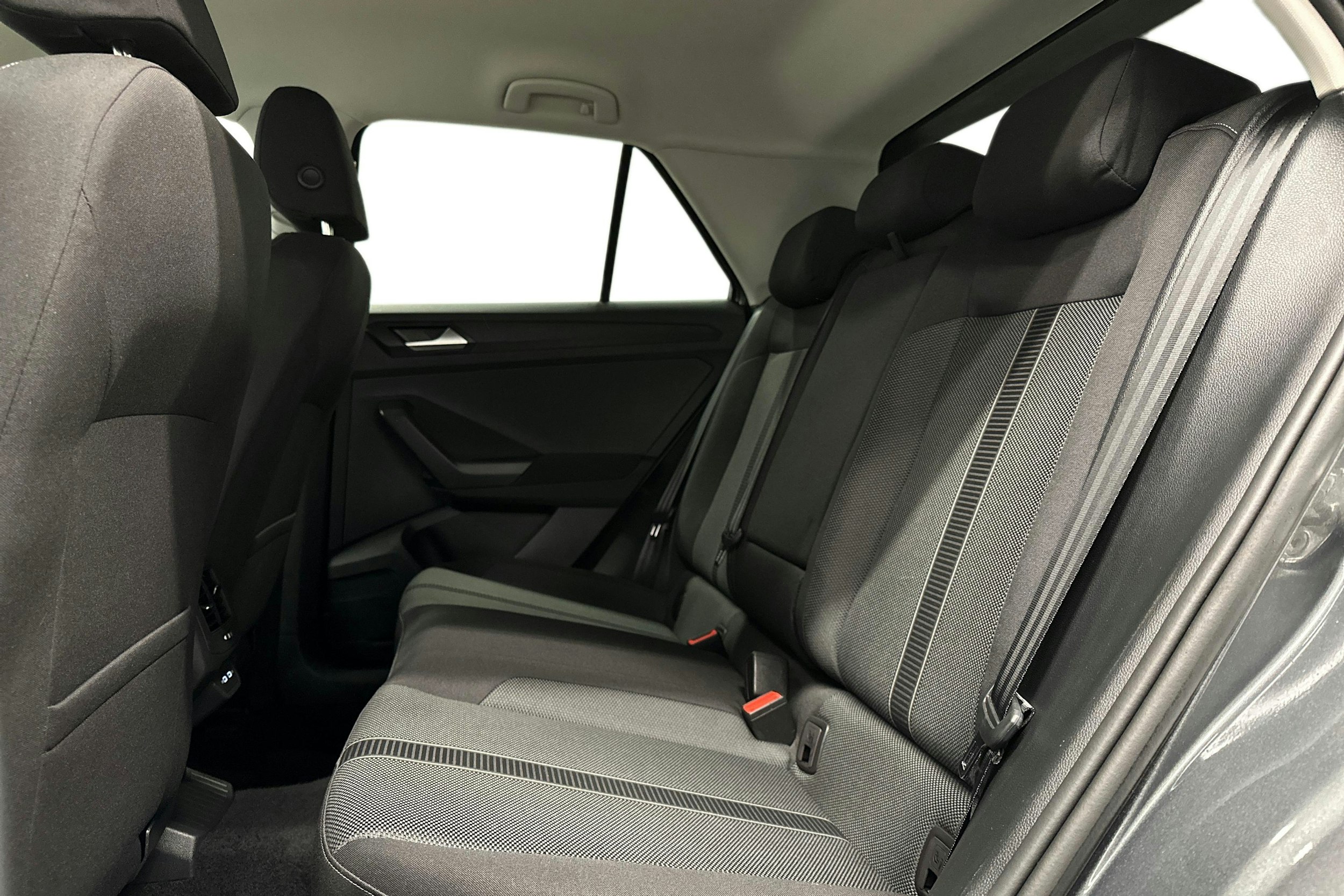 harmaa Volkswagen T-Roc 2025 kuva 8.