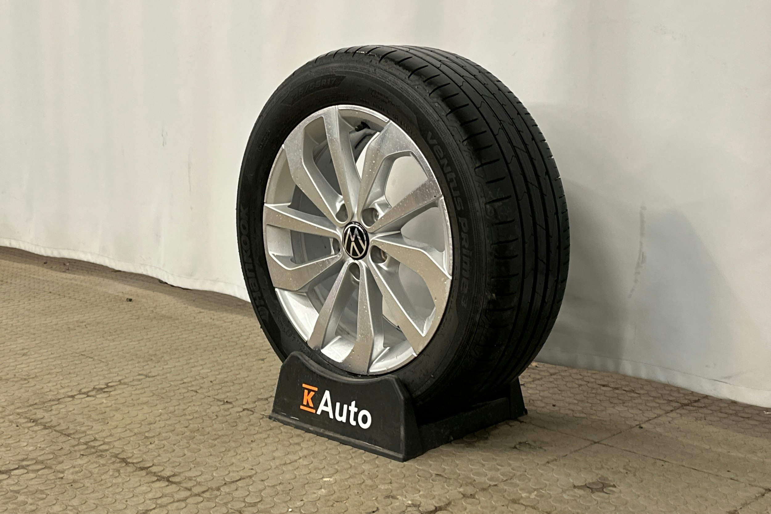 harmaa Volkswagen T-Roc 2025 kuva 10.