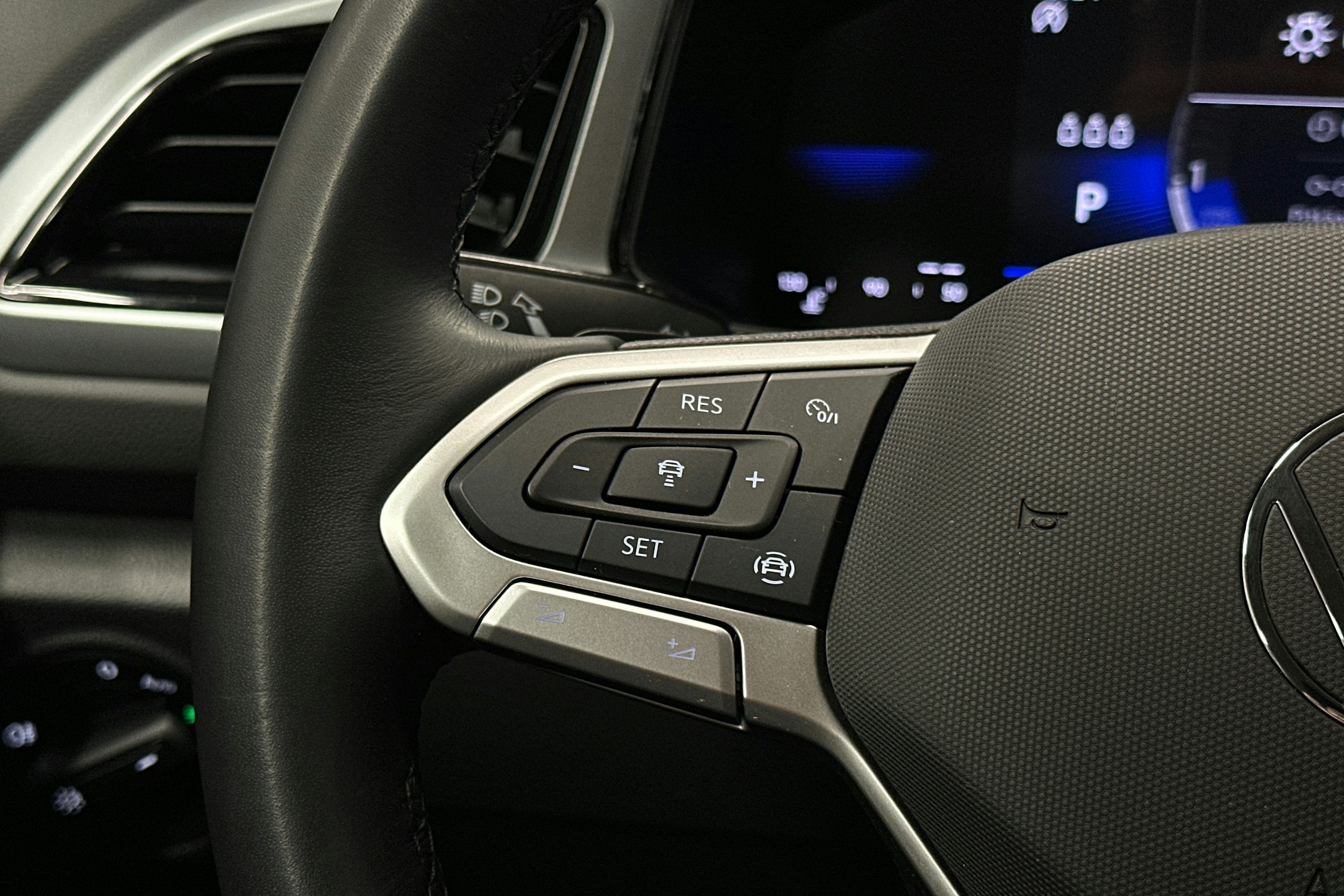 harmaa Volkswagen T-Roc 2025 kuva 14.