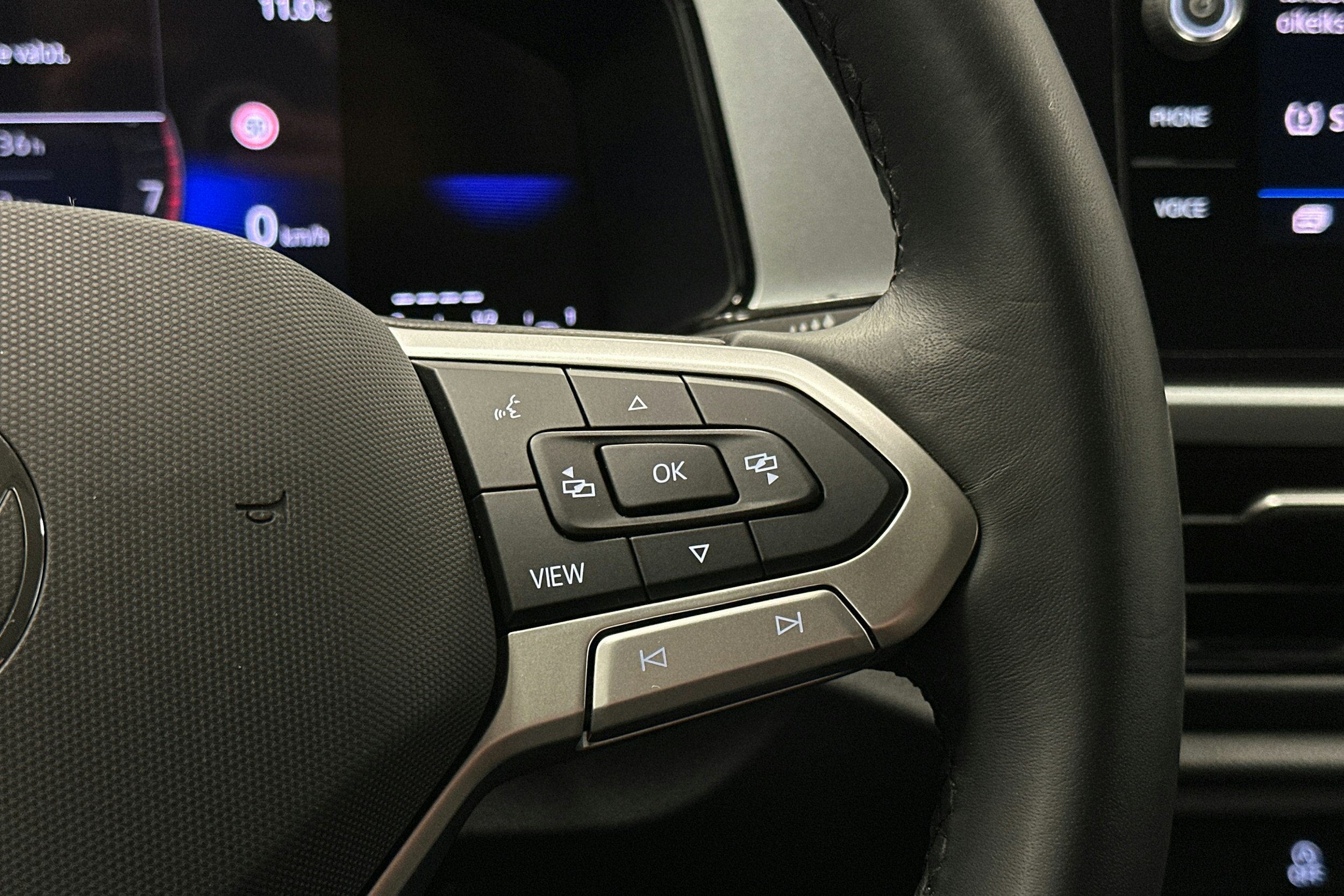 harmaa Volkswagen T-Roc 2025 kuva 15.