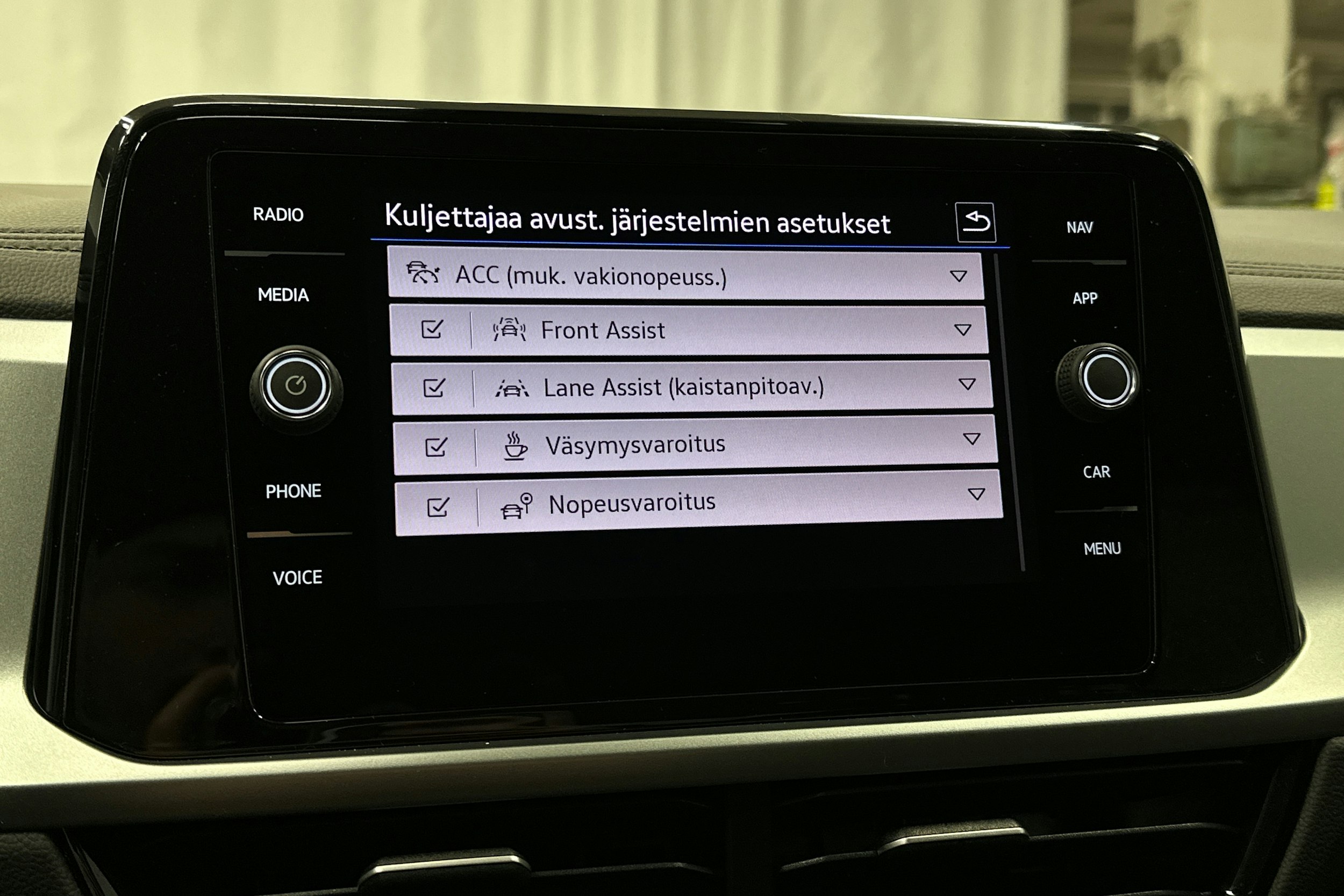 harmaa Volkswagen T-Roc 2025 kuva 17.