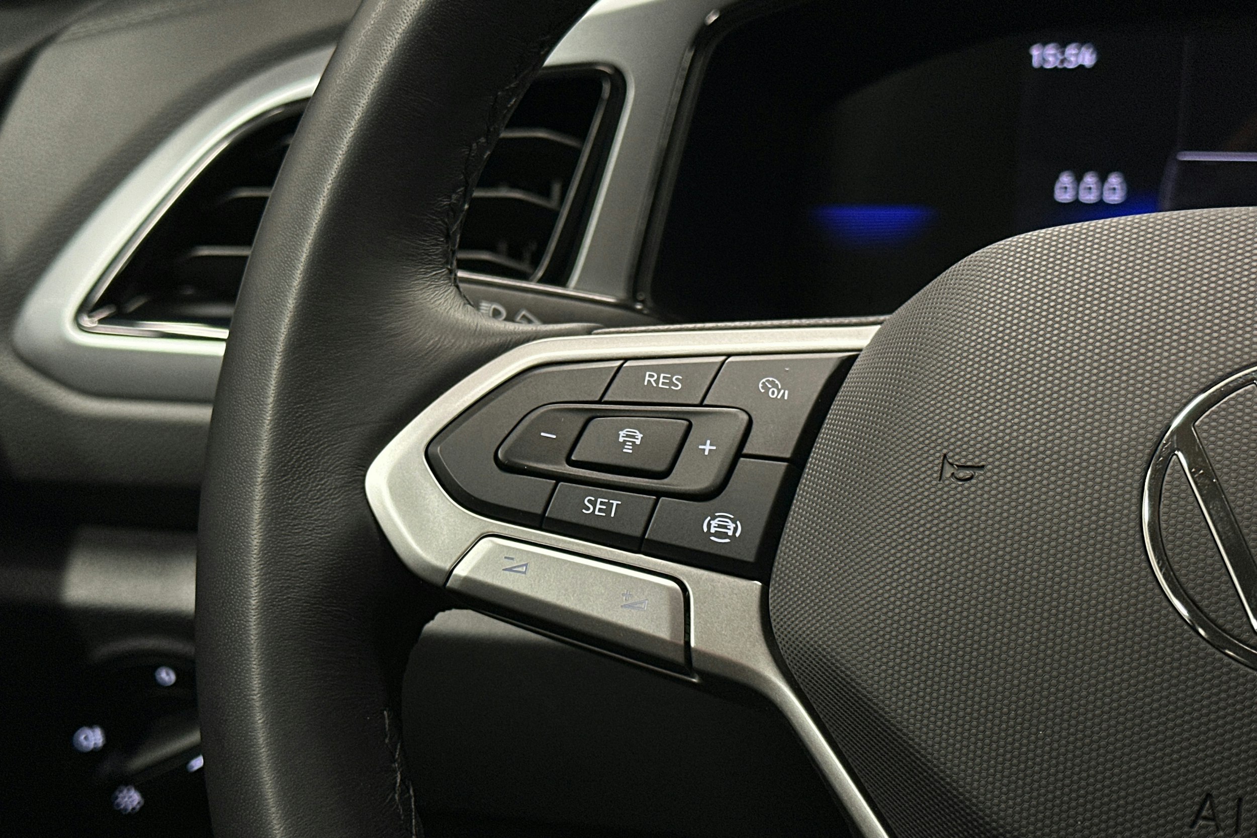 musta Volkswagen T-Roc 2025 kuva 17.