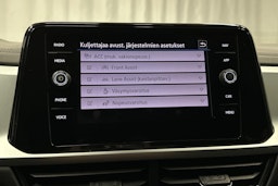 musta Volkswagen T-Roc 2025 kuva 20.