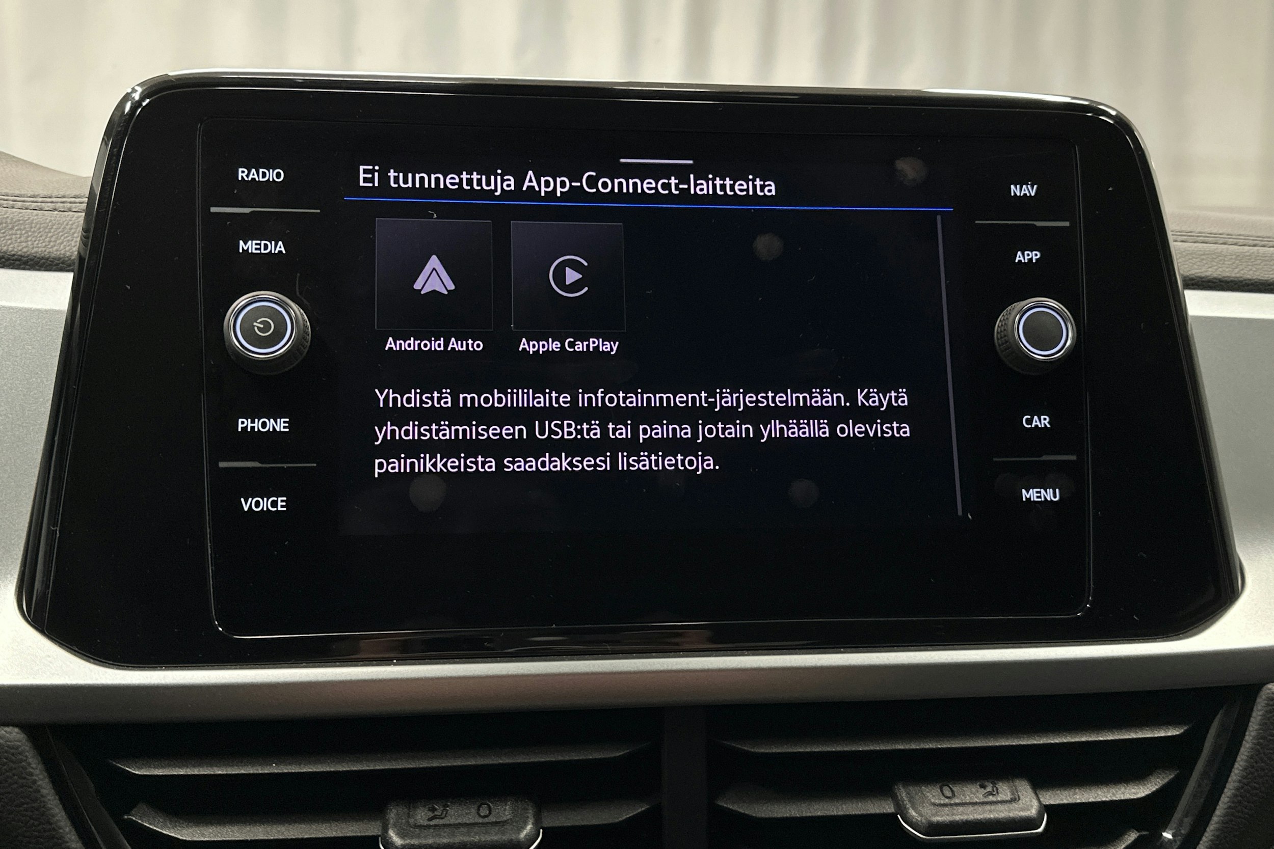 musta Volkswagen T-Roc 2025 kuva 21.