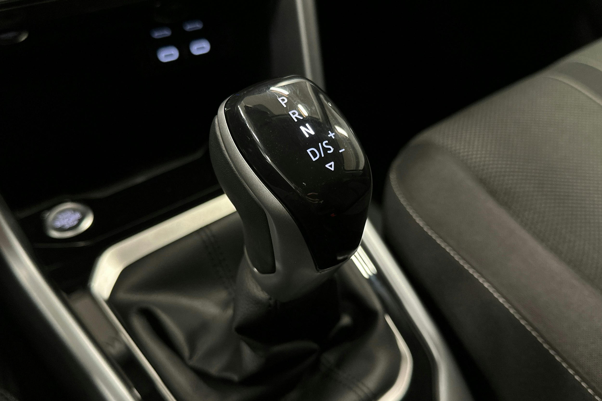 musta Volkswagen T-Roc 2025 kuva 26.