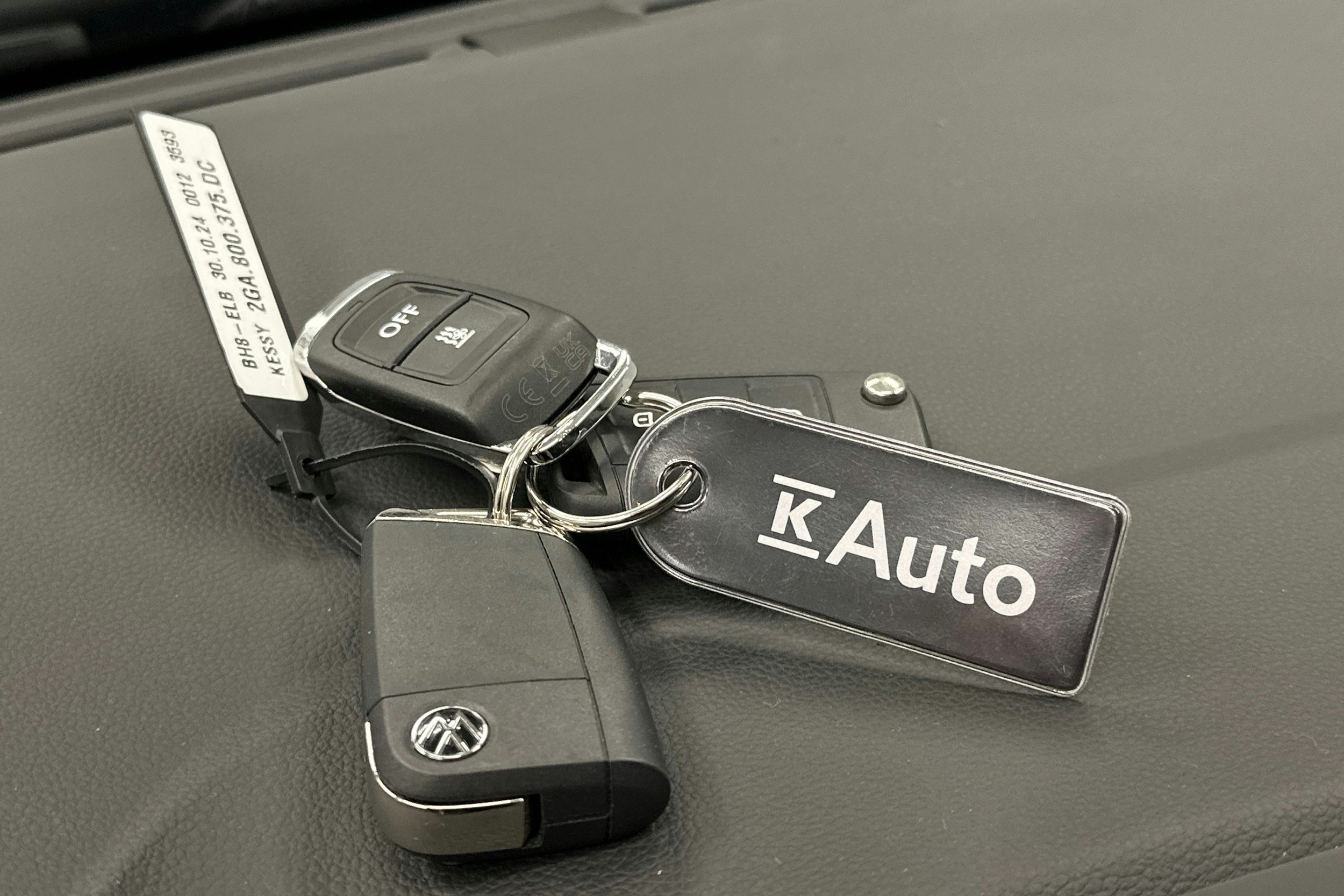 musta Volkswagen T-Roc 2025 kuva 27.