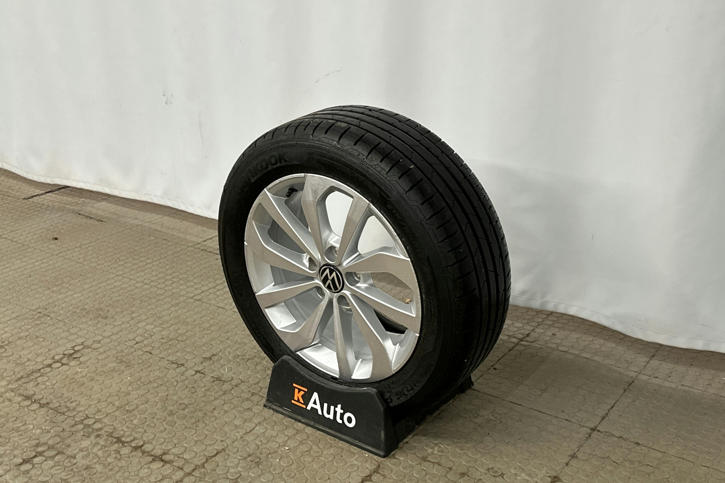 harmaa Volkswagen T-Roc 2025 kuva 13.