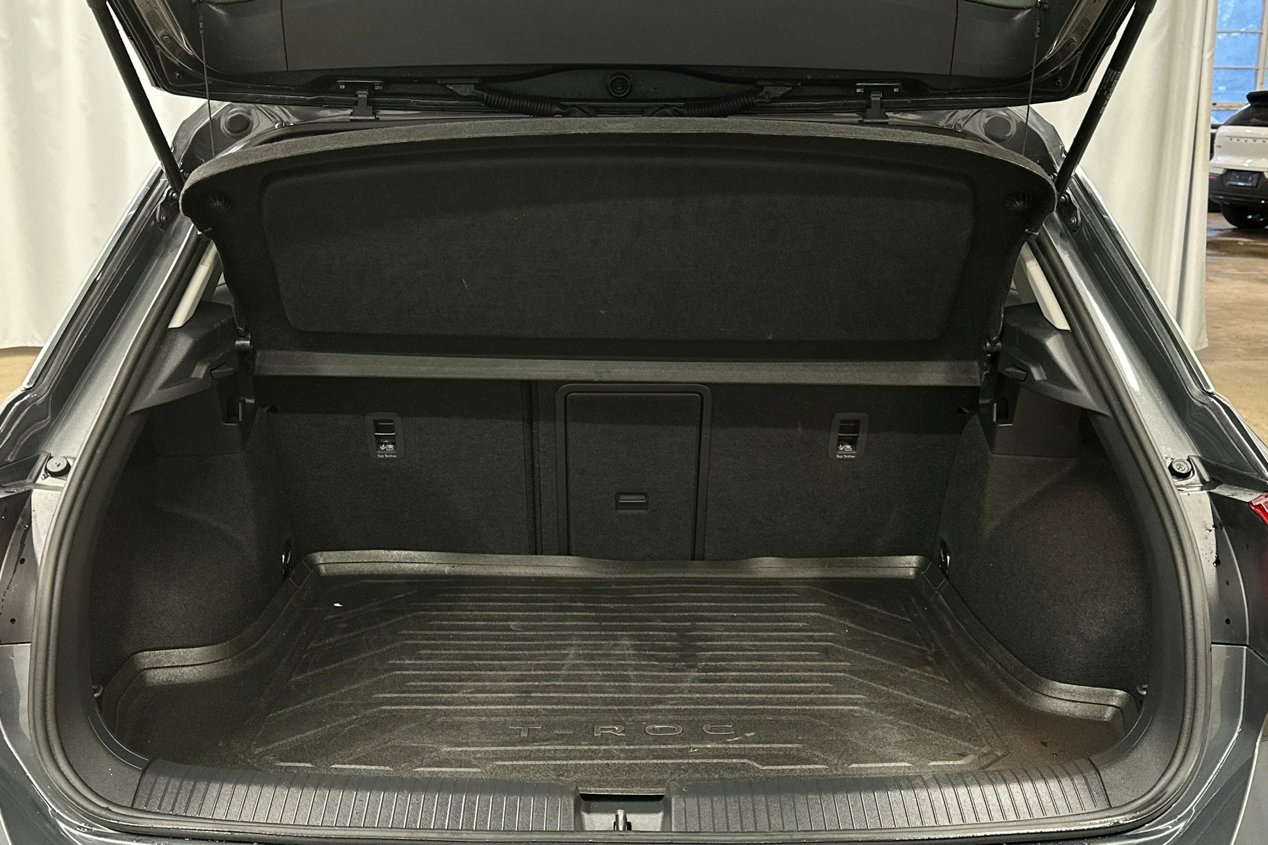 harmaa Volkswagen T-Roc 2025 kuva 14.