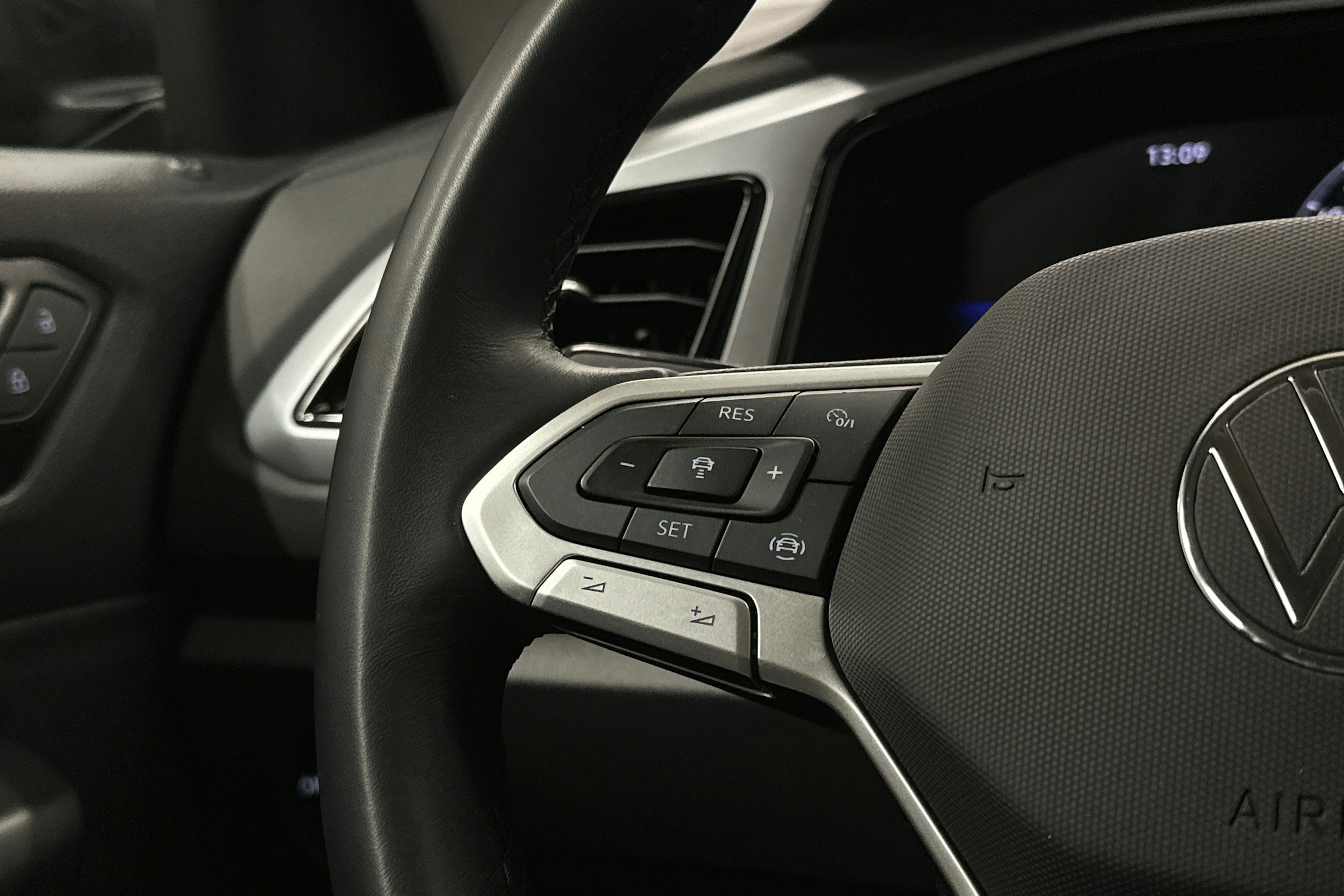 harmaa Volkswagen T-Roc 2025 kuva 18.