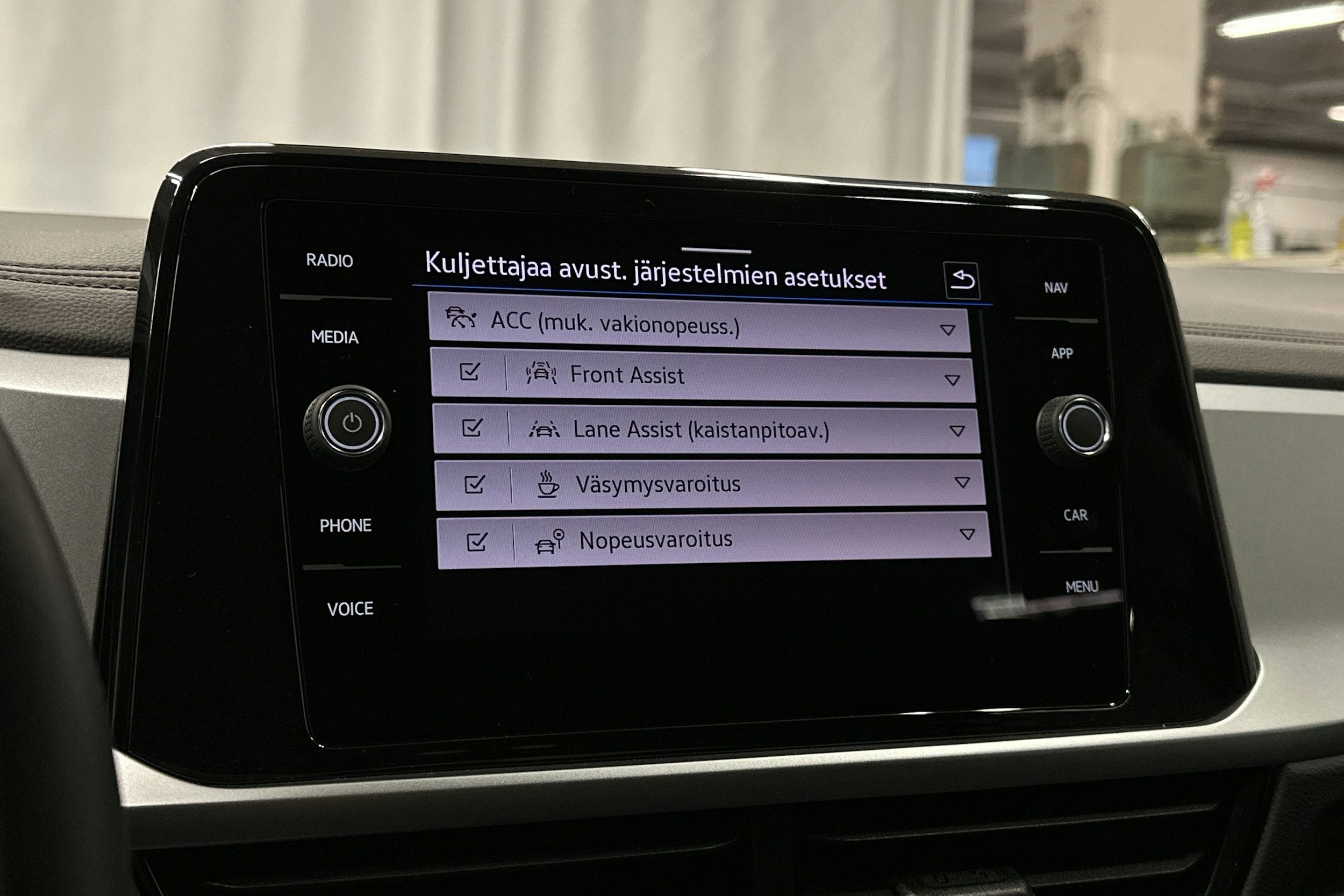 harmaa Volkswagen T-Roc 2025 kuva 24.