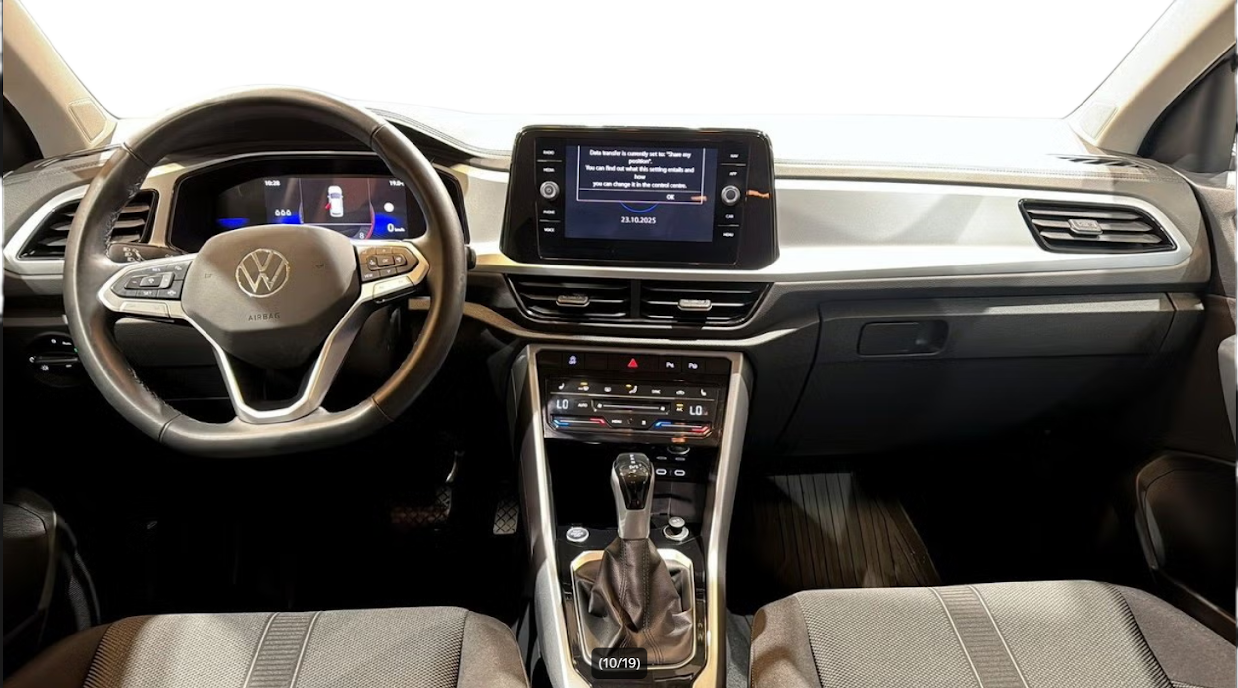 harmaa Volkswagen T-Roc 2025 kuva 3.