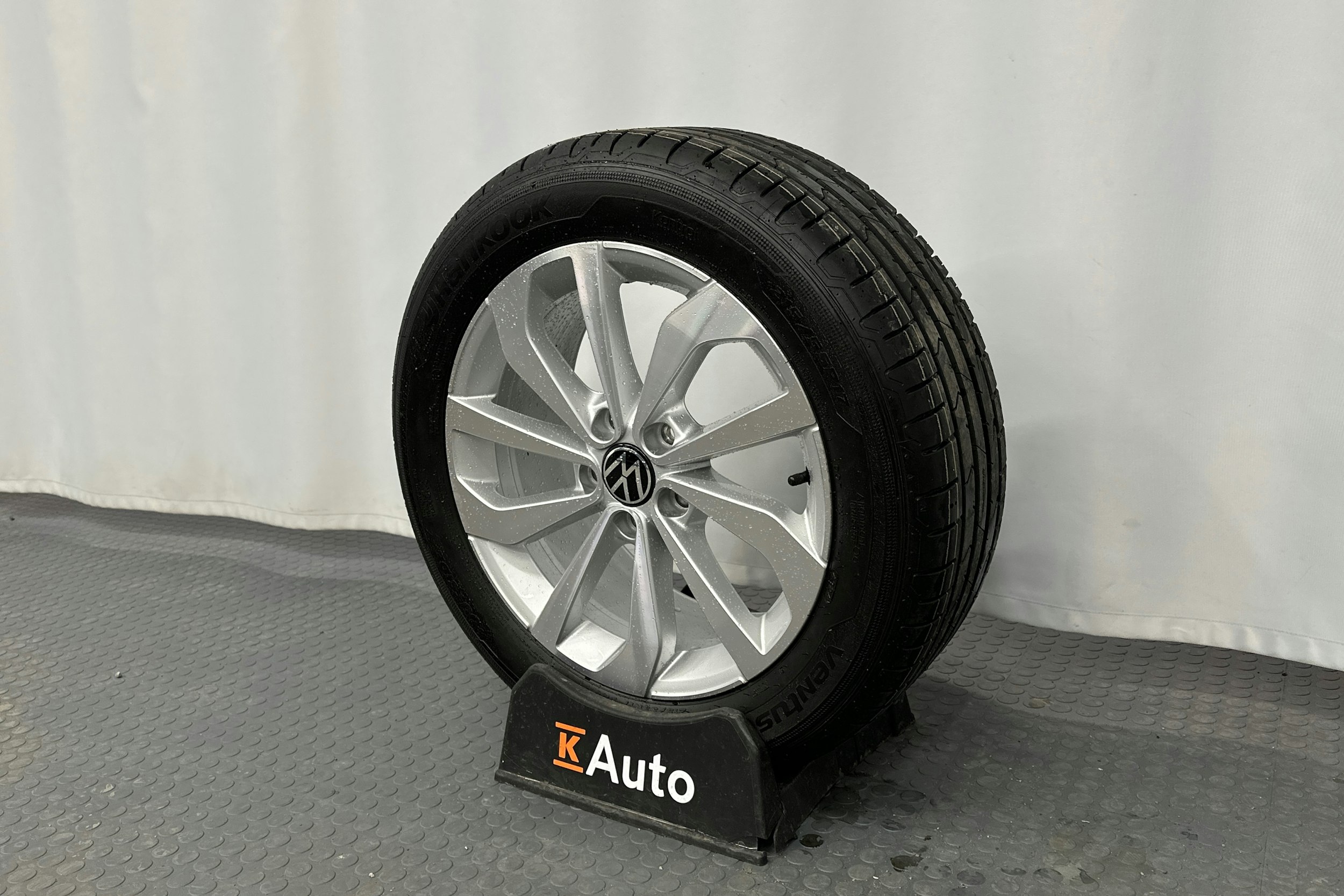 harmaa Volkswagen T-Roc 2025 kuva 13.