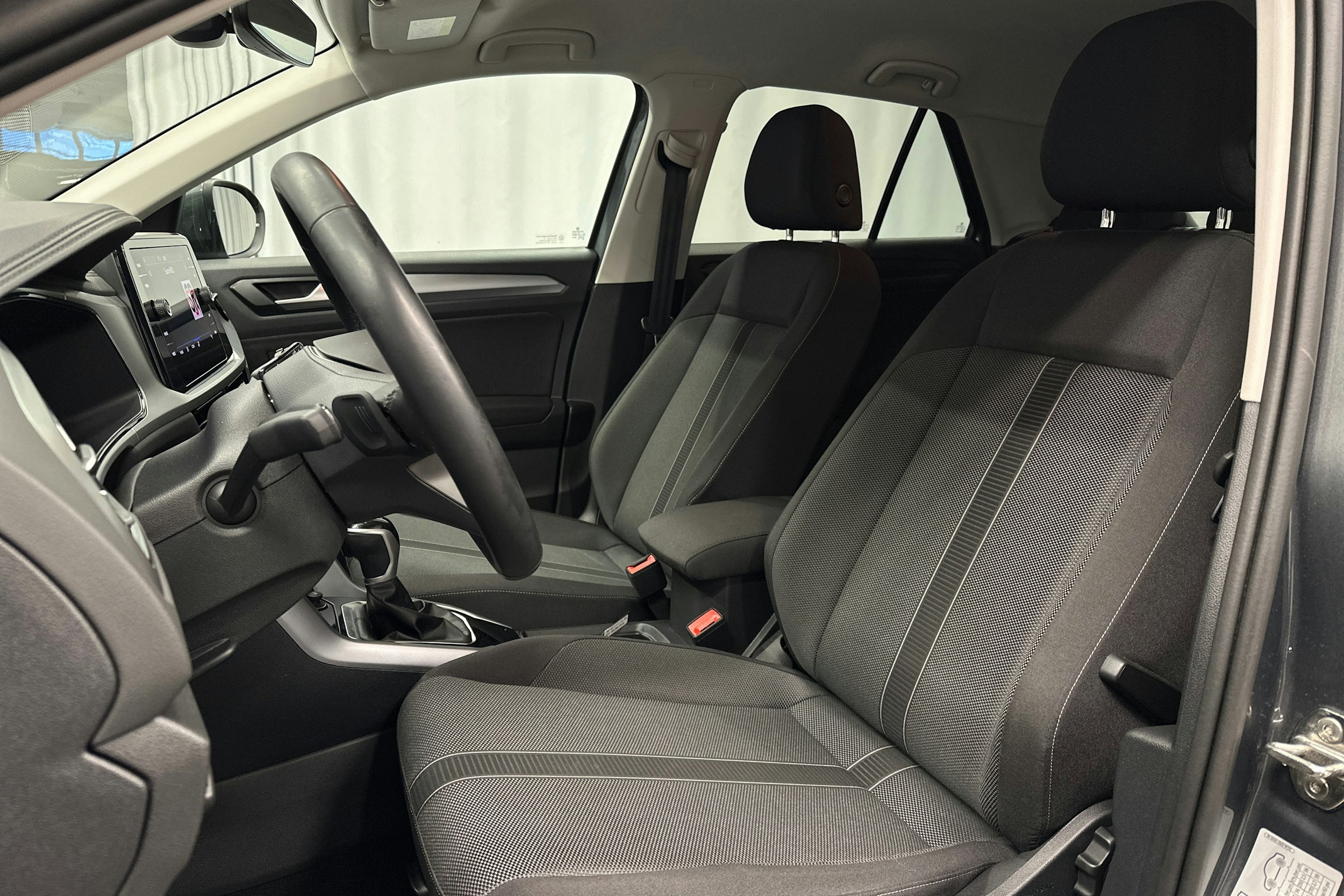 harmaa Volkswagen T-Roc 2025 kuva 15.