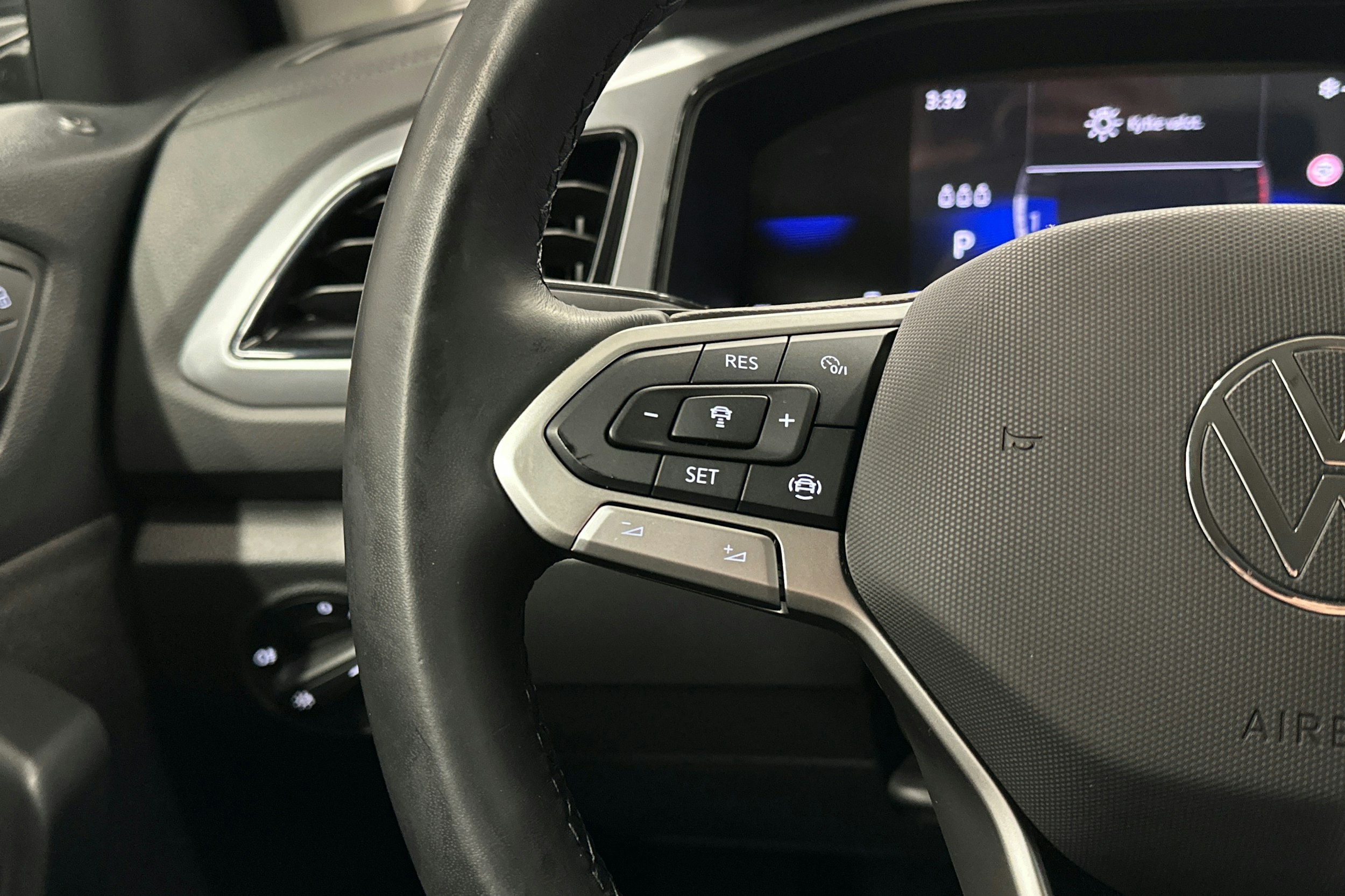 harmaa Volkswagen T-Roc 2025 kuva 17.