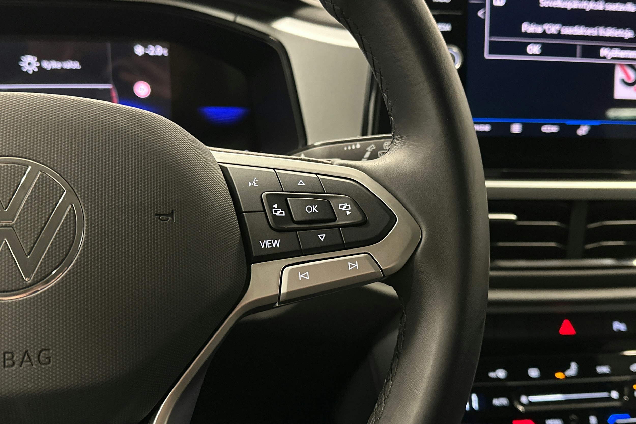 harmaa Volkswagen T-Roc 2025 kuva 18.