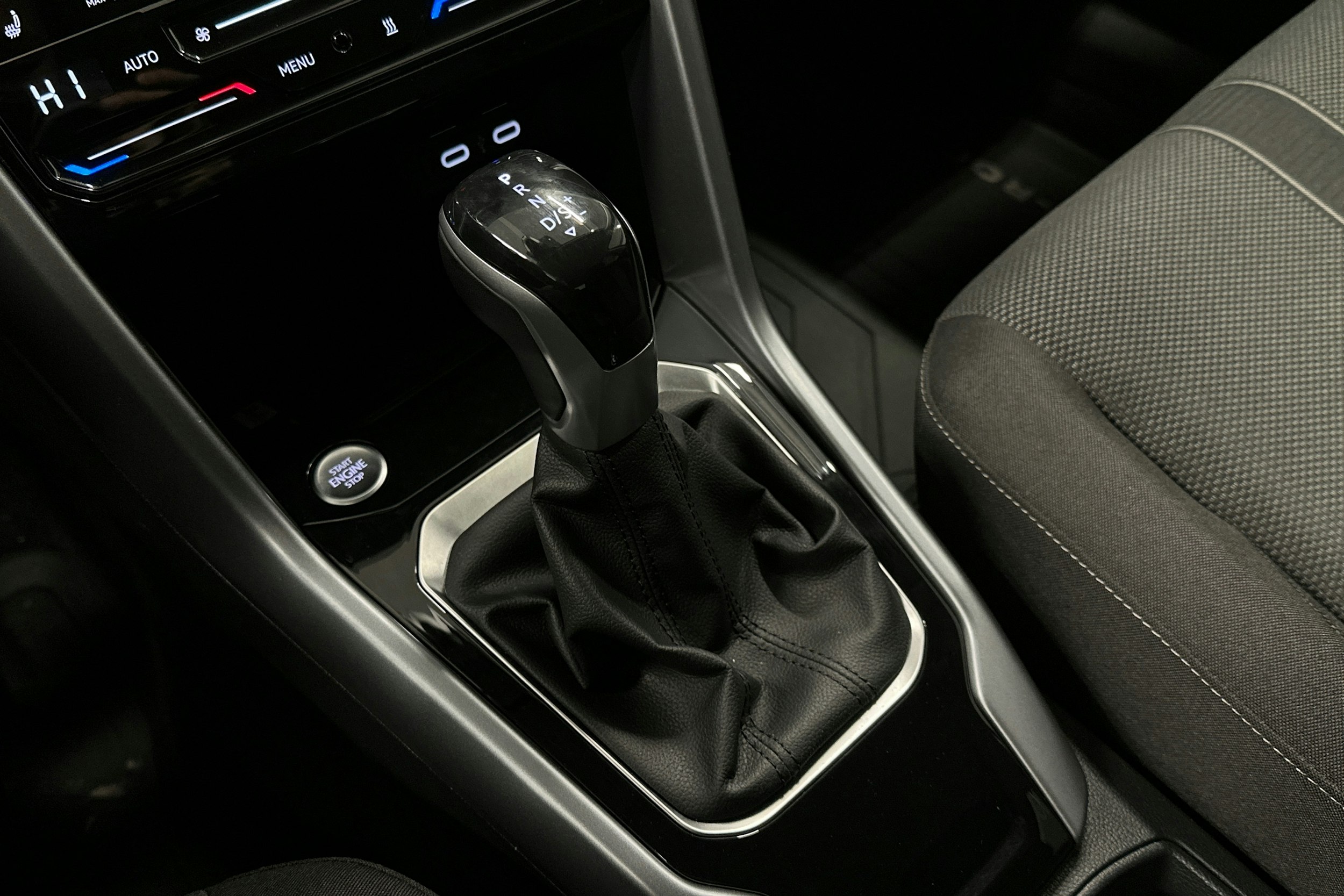 harmaa Volkswagen T-Roc 2025 kuva 26.