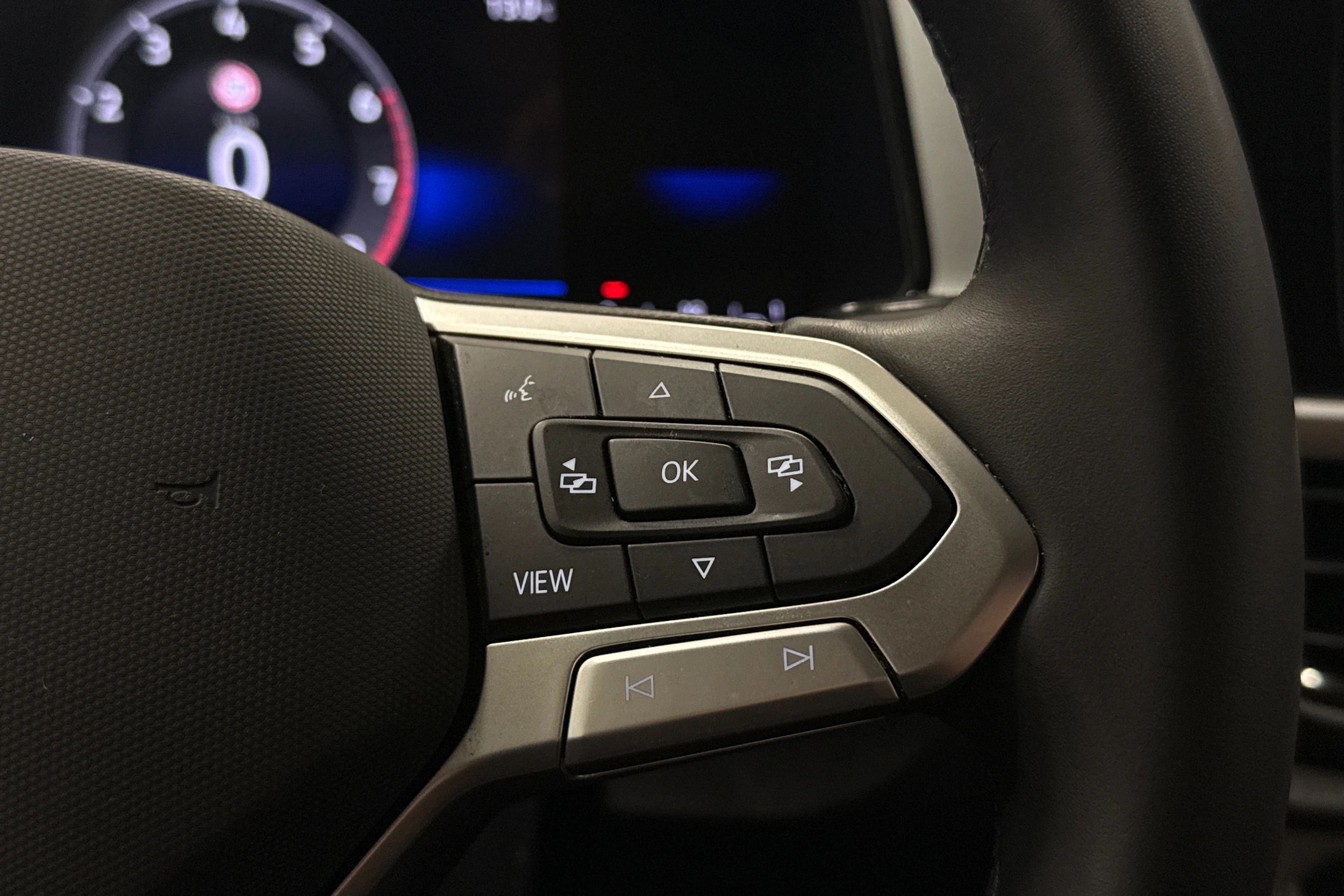 met. harmaa Volkswagen T-Roc 2025 kuva 14.