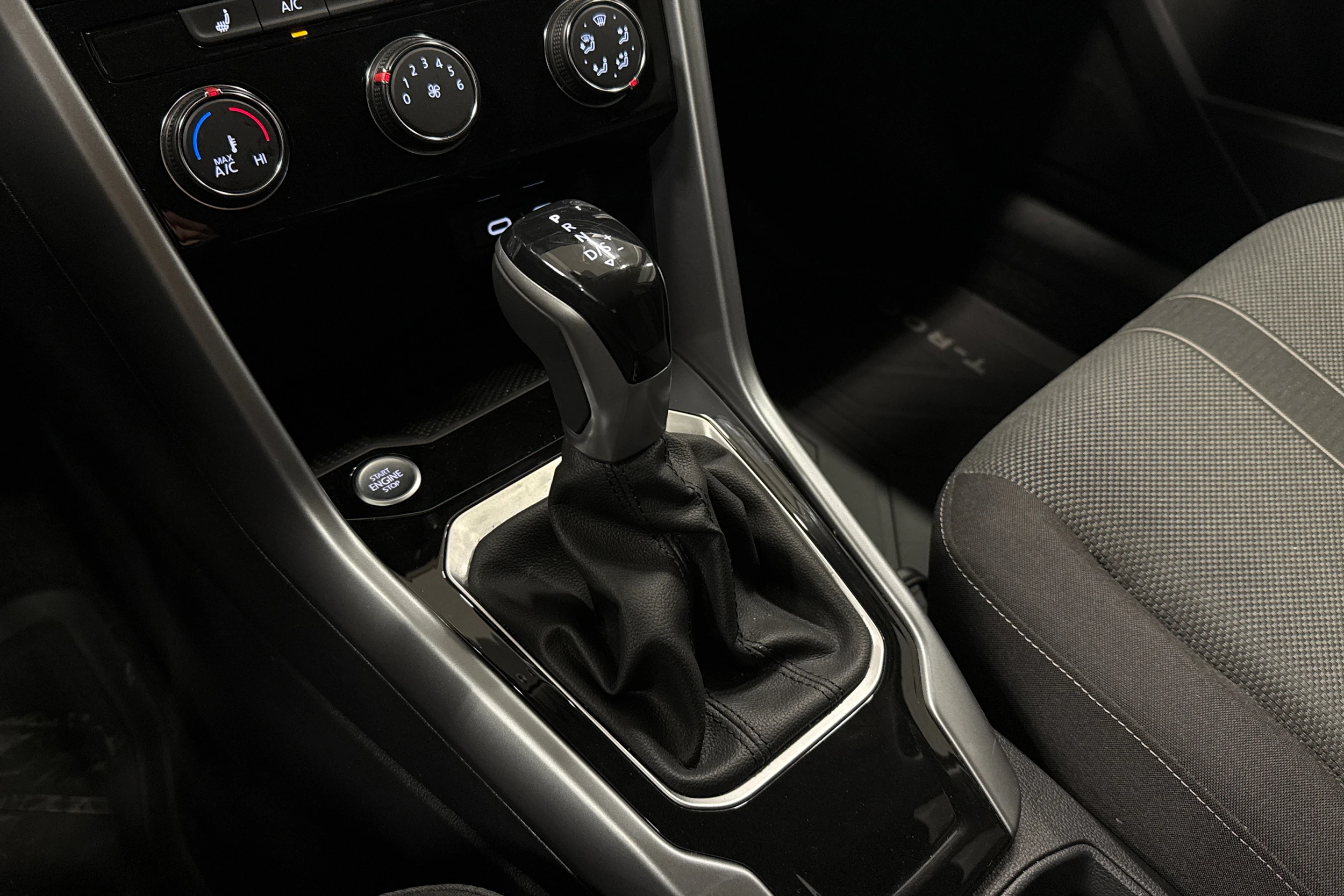 met. harmaa Volkswagen T-Roc 2025 kuva 19.