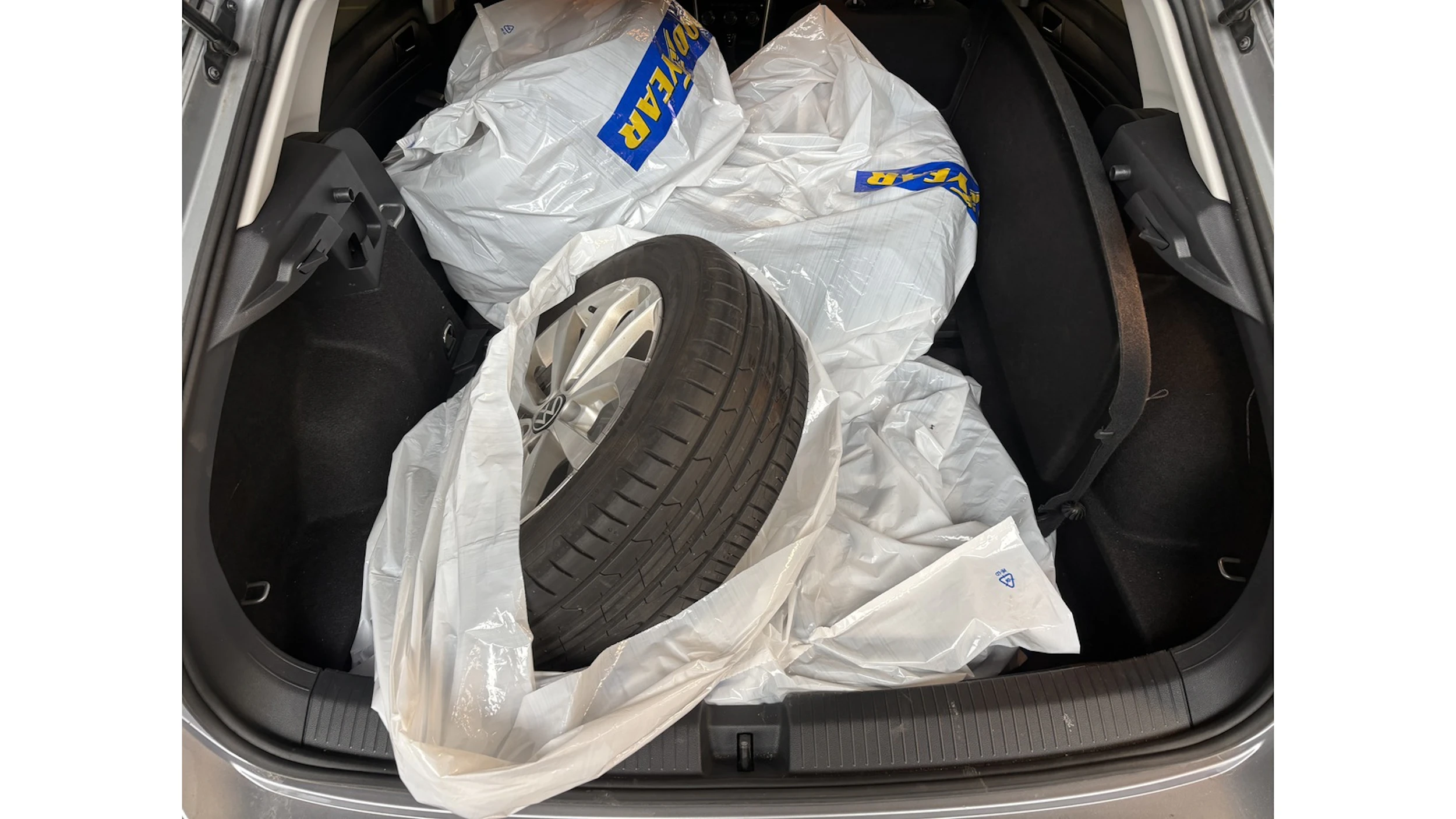 met. hopea Volkswagen T-Roc 2025 kuva 4.