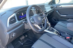 musta Volkswagen T-Roc 2025 kuva 9.