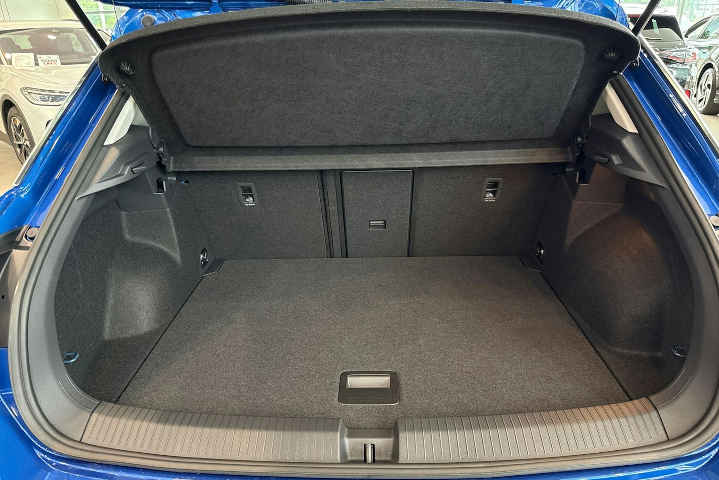 sininen Volkswagen T-Roc 2025 kuva 11.