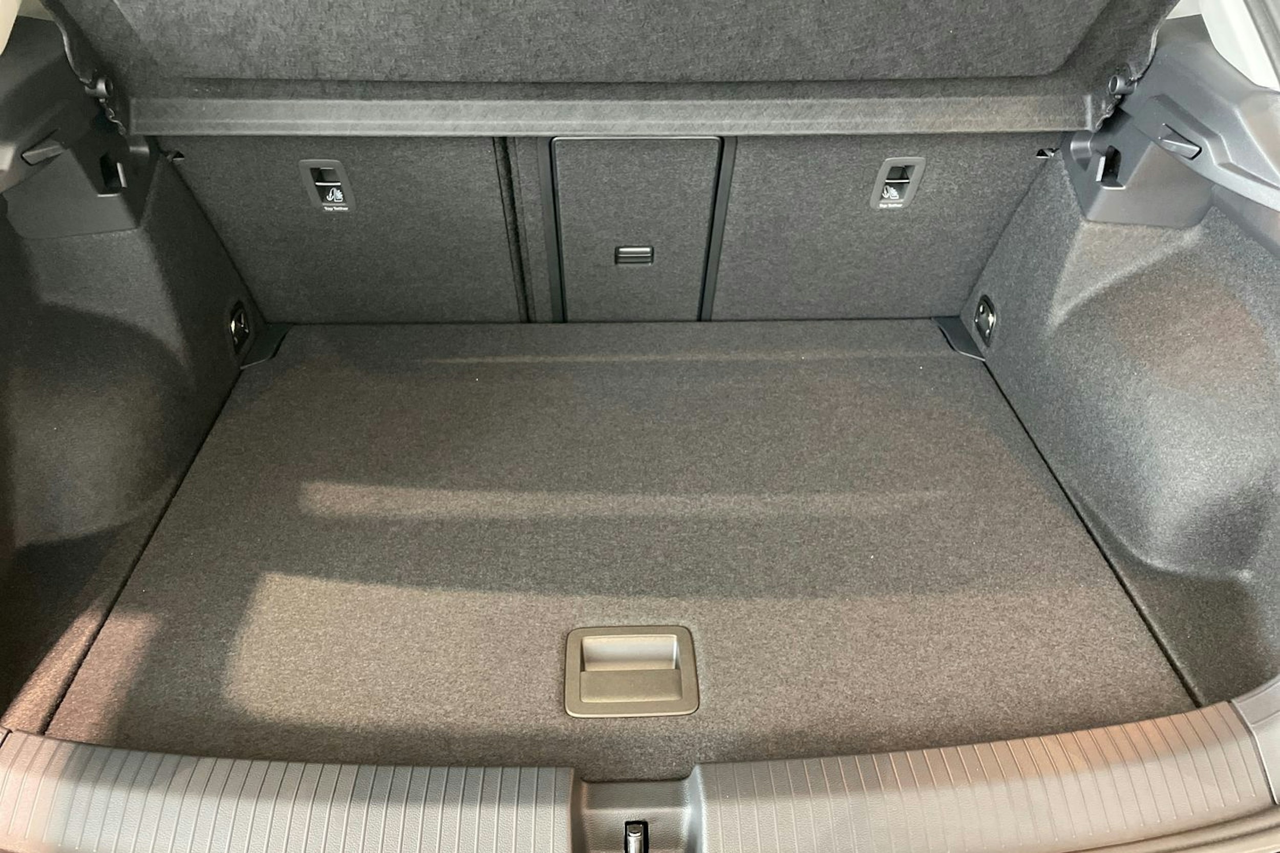 musta Volkswagen T-Roc 2025 kuva 11.