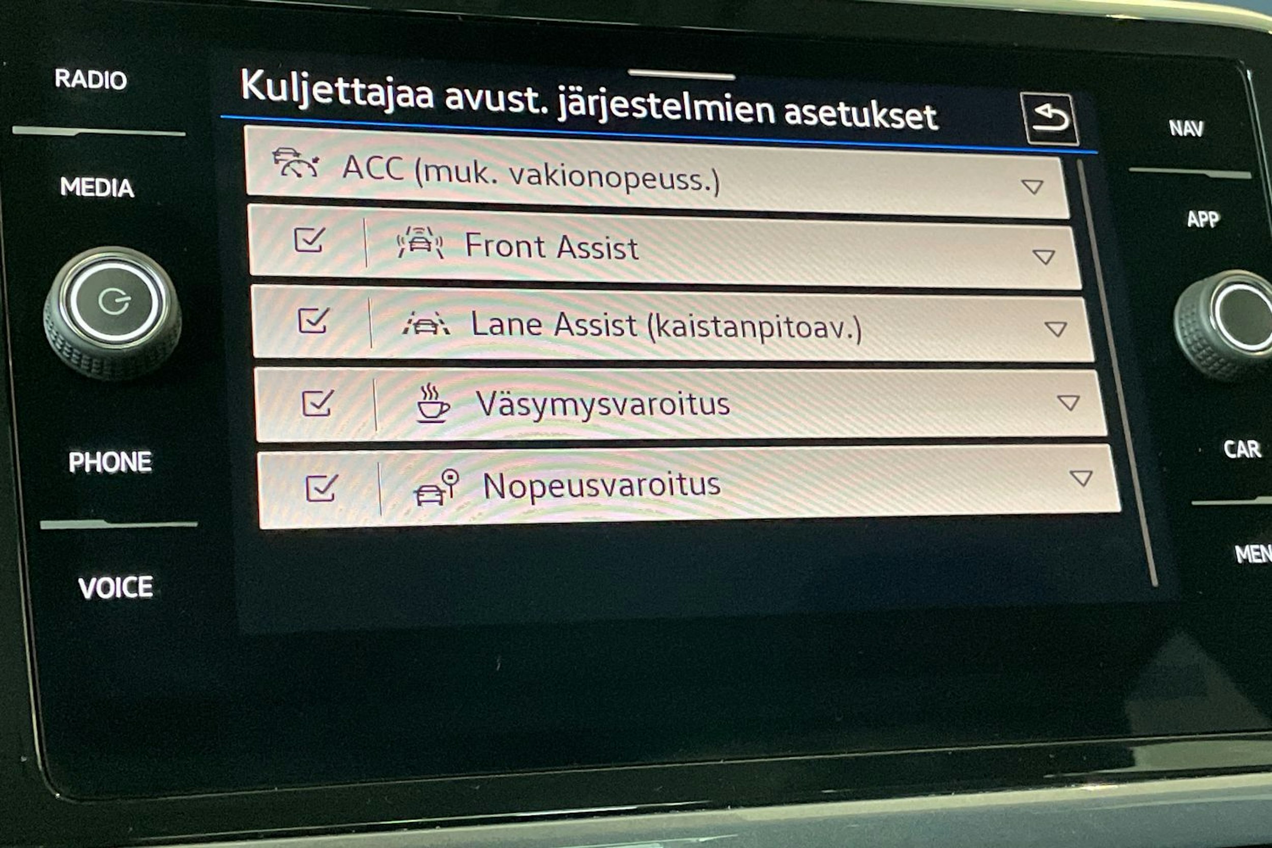 musta Volkswagen T-Roc 2025 kuva 15.