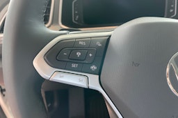 valkoinen Volkswagen T-Roc 2025 kuva 15.