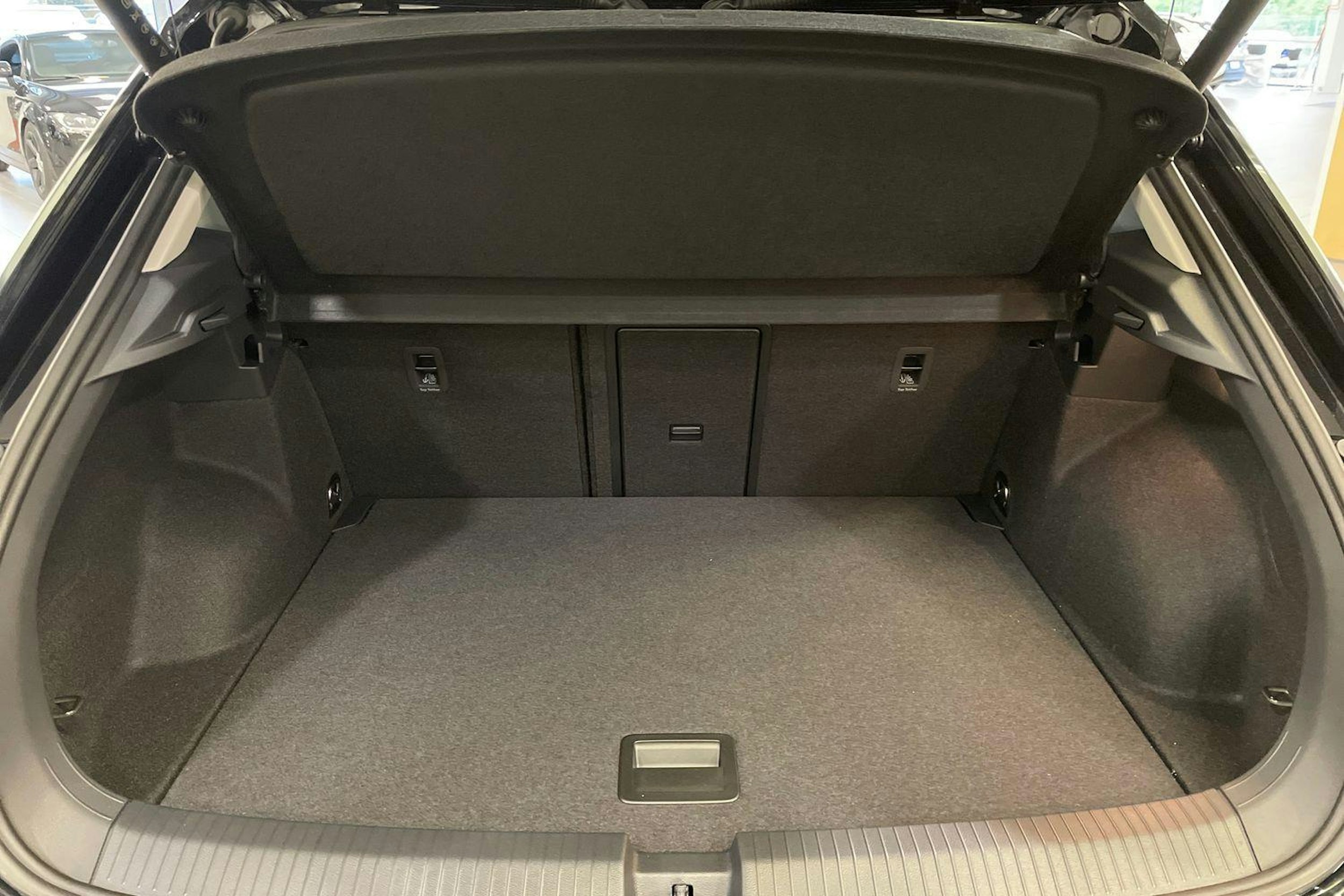 met. musta Volkswagen T-Roc 2025 kuva 18.