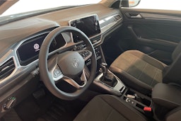 musta Volkswagen T-Roc 2025 kuva 6.