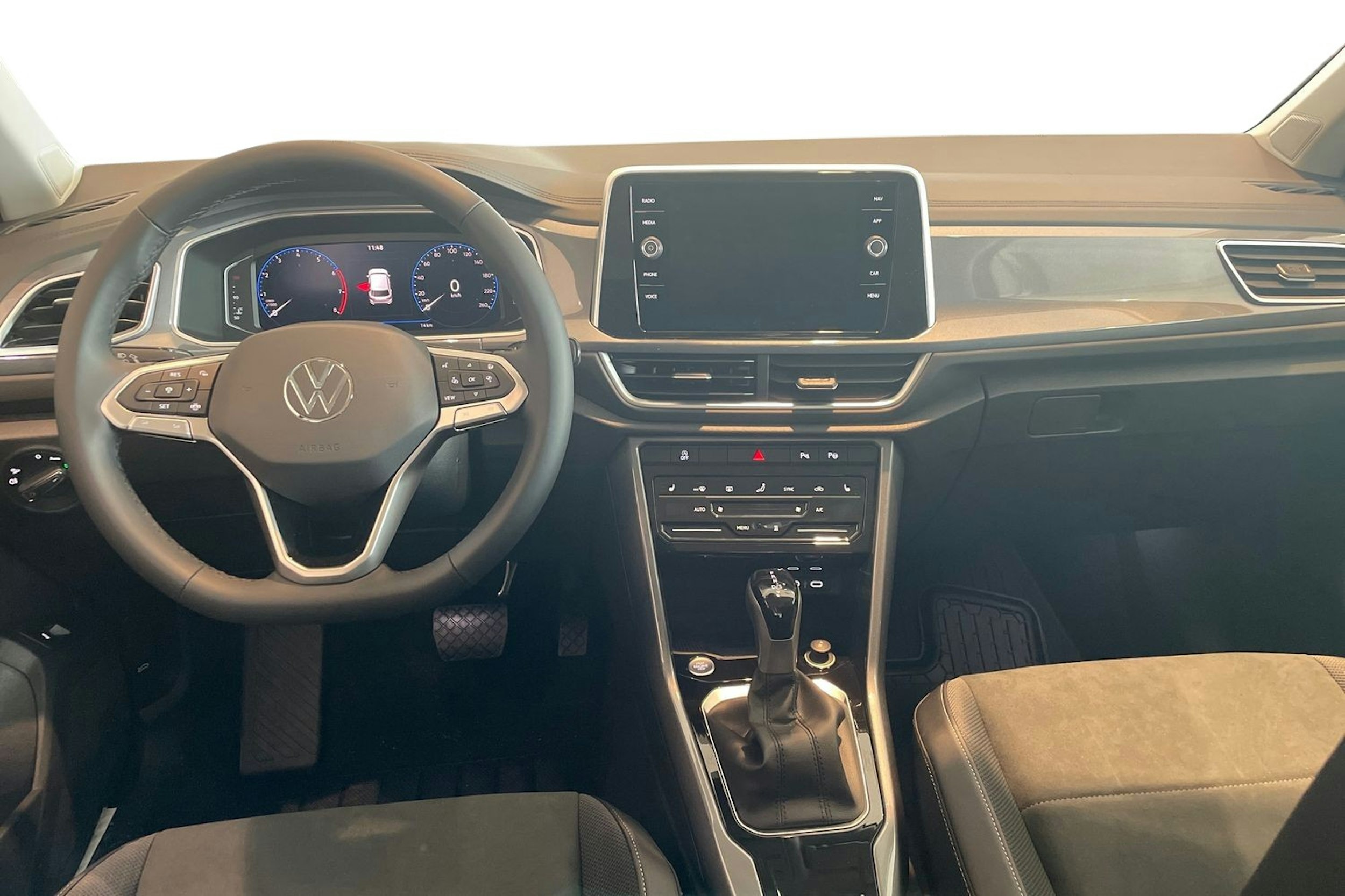 musta Volkswagen T-Roc 2025 kuva 7.