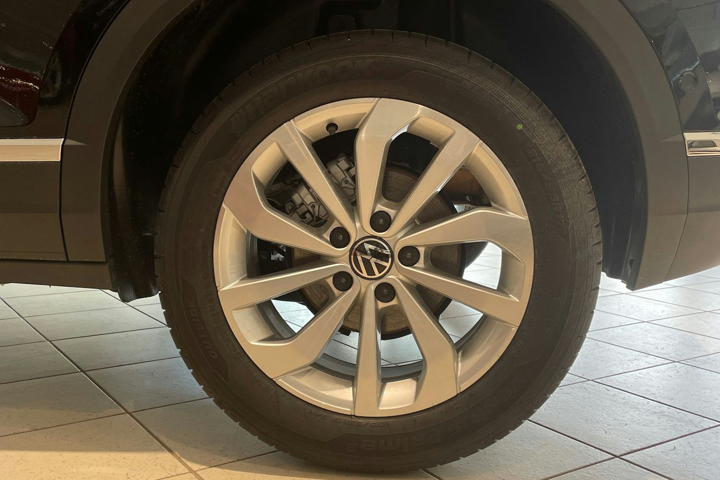 musta Volkswagen T-Roc 2025 kuva 10.