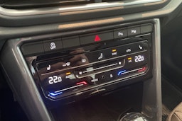 musta Volkswagen T-Roc 2025 kuva 16.