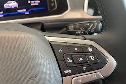musta Volkswagen T-Roc 2025 kuva 19.