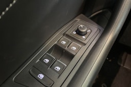 musta Volkswagen T-Roc 2025 kuva 20.