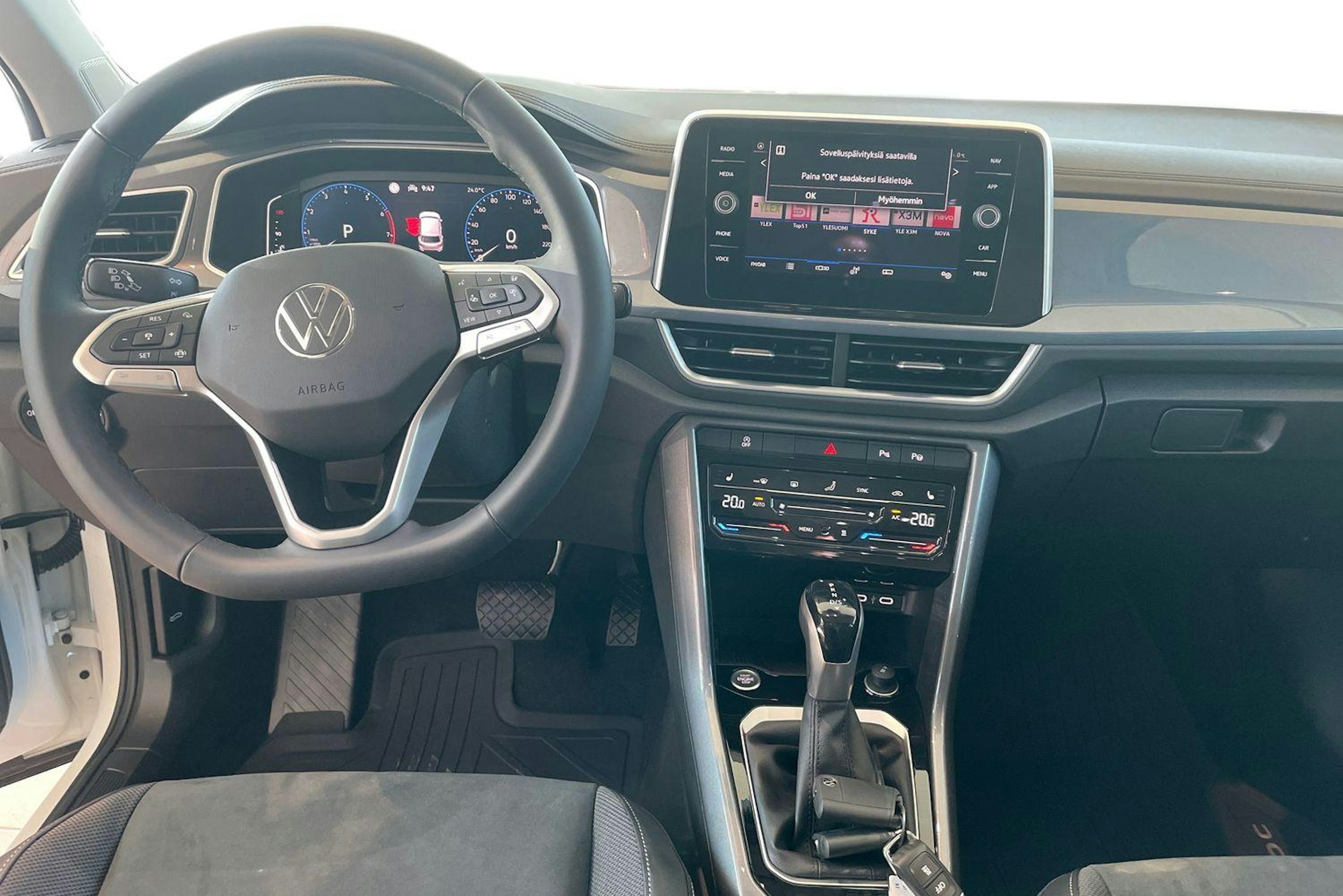 valkoinen Volkswagen T-Roc 2025 kuva 7.