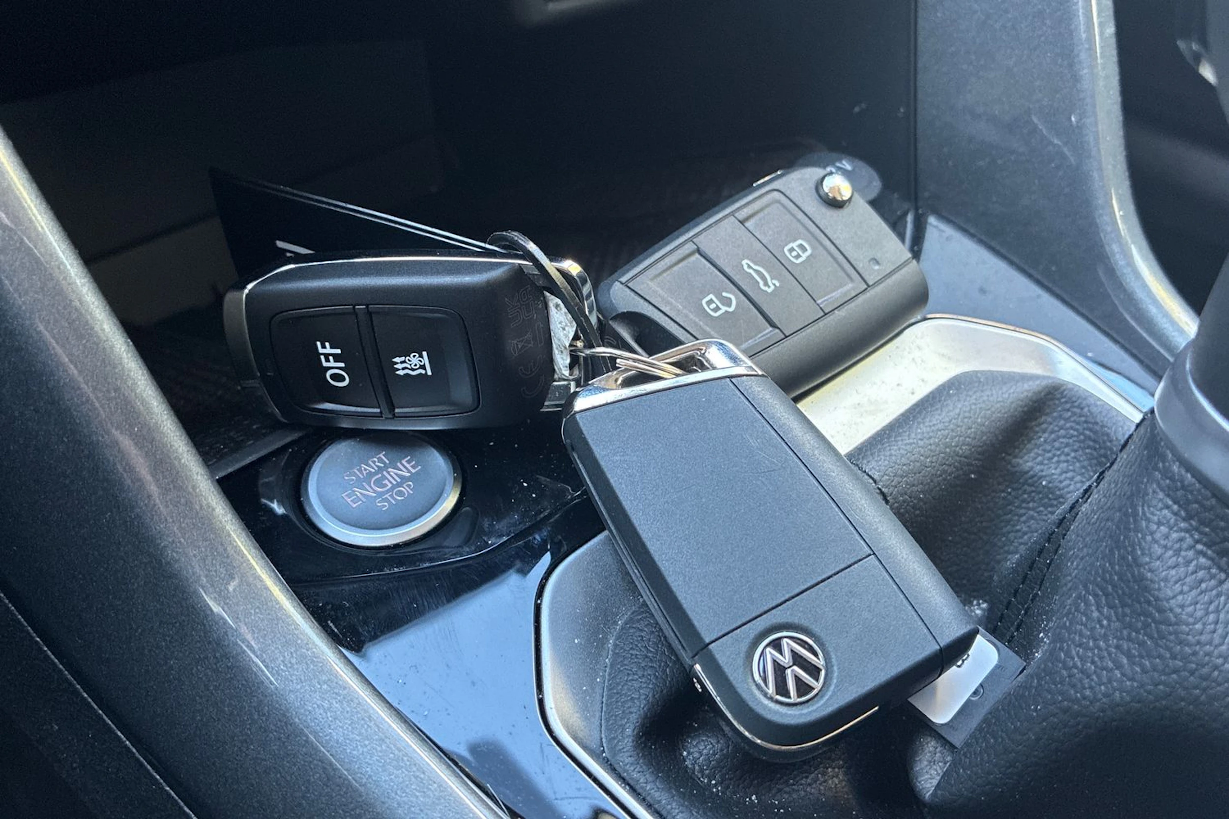 met. harmaa Volkswagen T-Roc 2025 kuva 6.