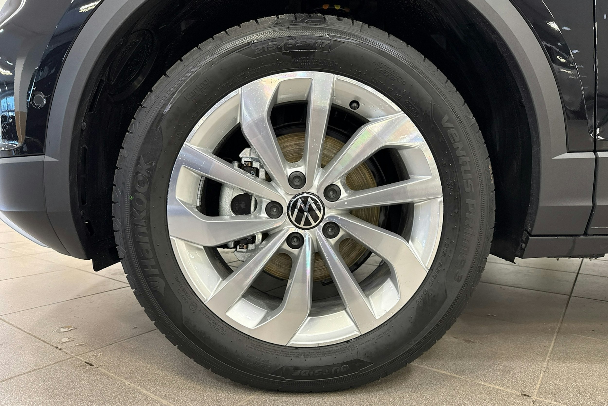 met. musta Volkswagen T-Roc 2025 kuva 9.