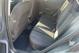 Harmaa Volkswagen T-Roc 2025 kuva 8.