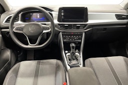 sininen Volkswagen T-Roc 2025 kuva 9.