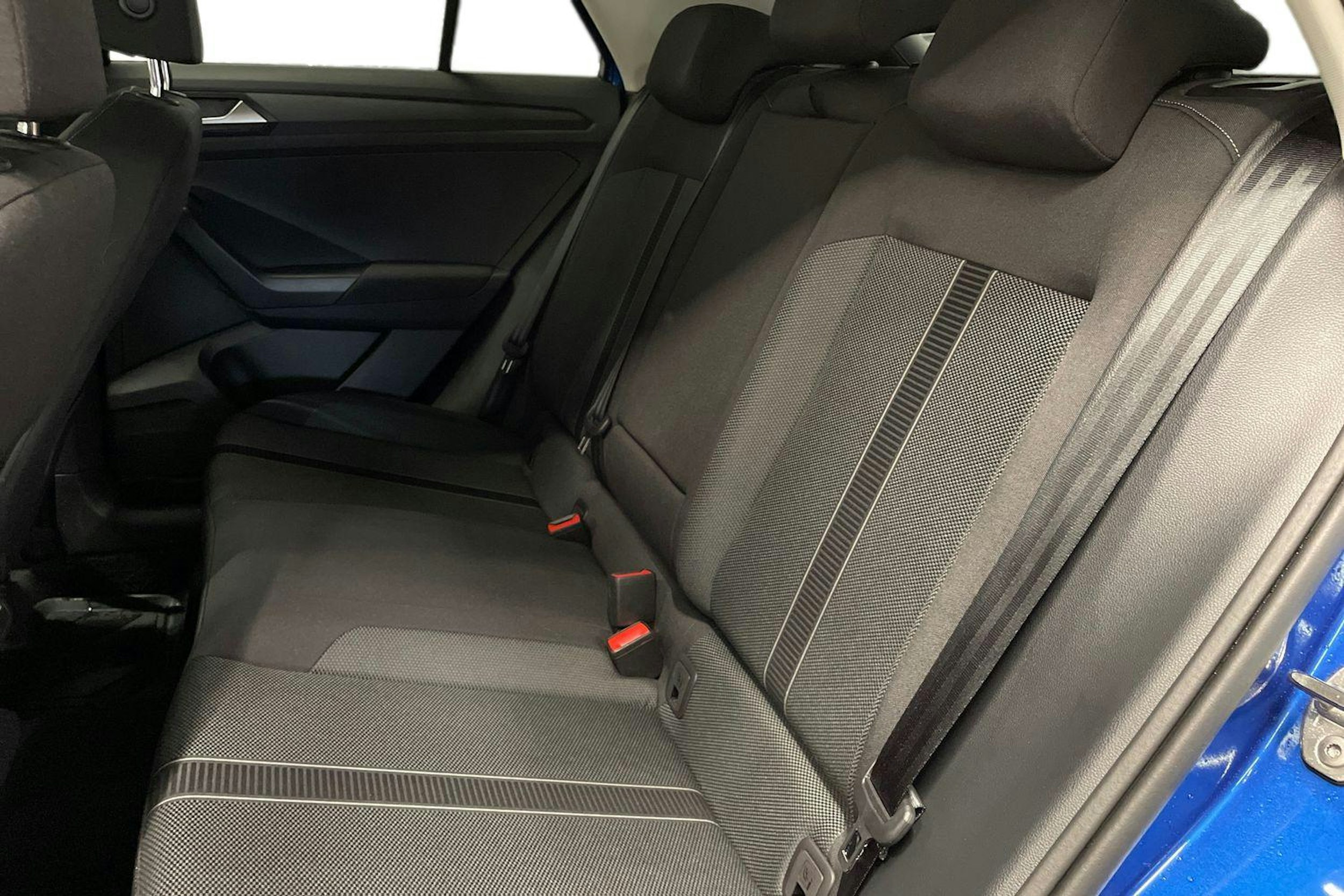 sininen Volkswagen T-Roc 2025 kuva 10.