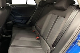 sininen Volkswagen T-Roc 2025 kuva 10.