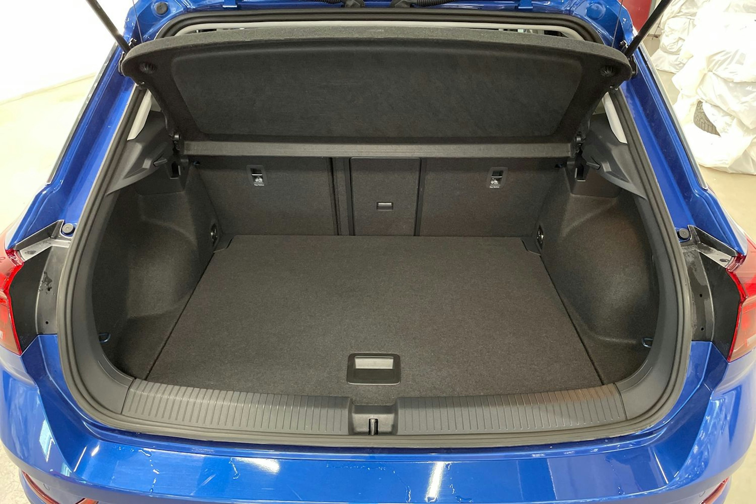 sininen Volkswagen T-Roc 2025 kuva 14.