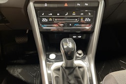 sininen Volkswagen T-Roc 2025 kuva 18.