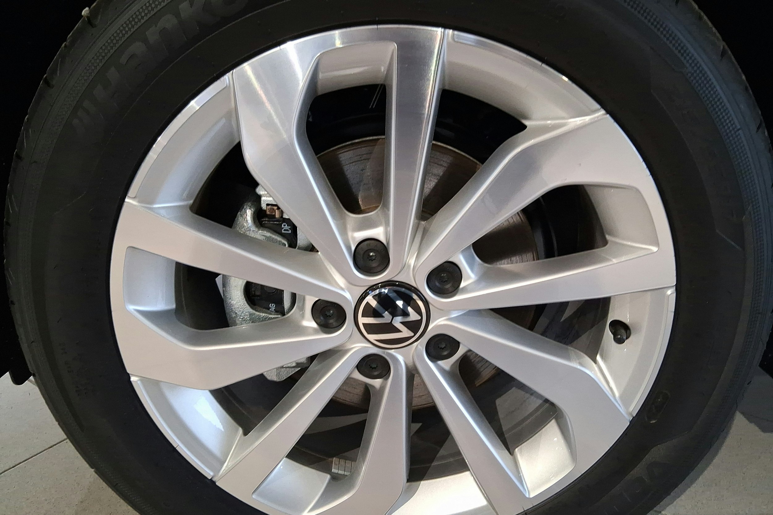 sininen Volkswagen T-Roc 2025 kuva 9.