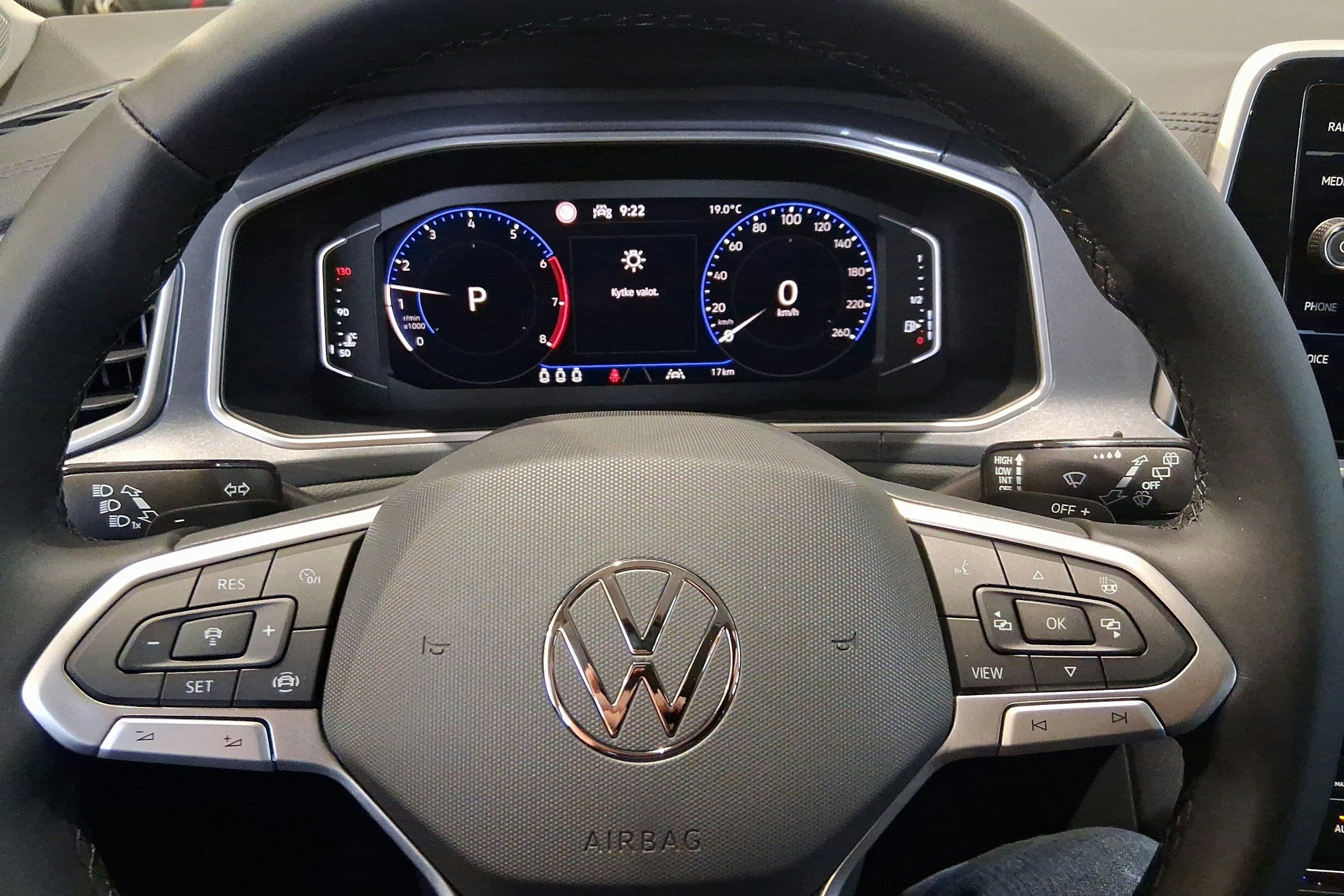 sininen Volkswagen T-Roc 2025 kuva 13.