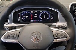 sininen Volkswagen T-Roc 2025 kuva 13.